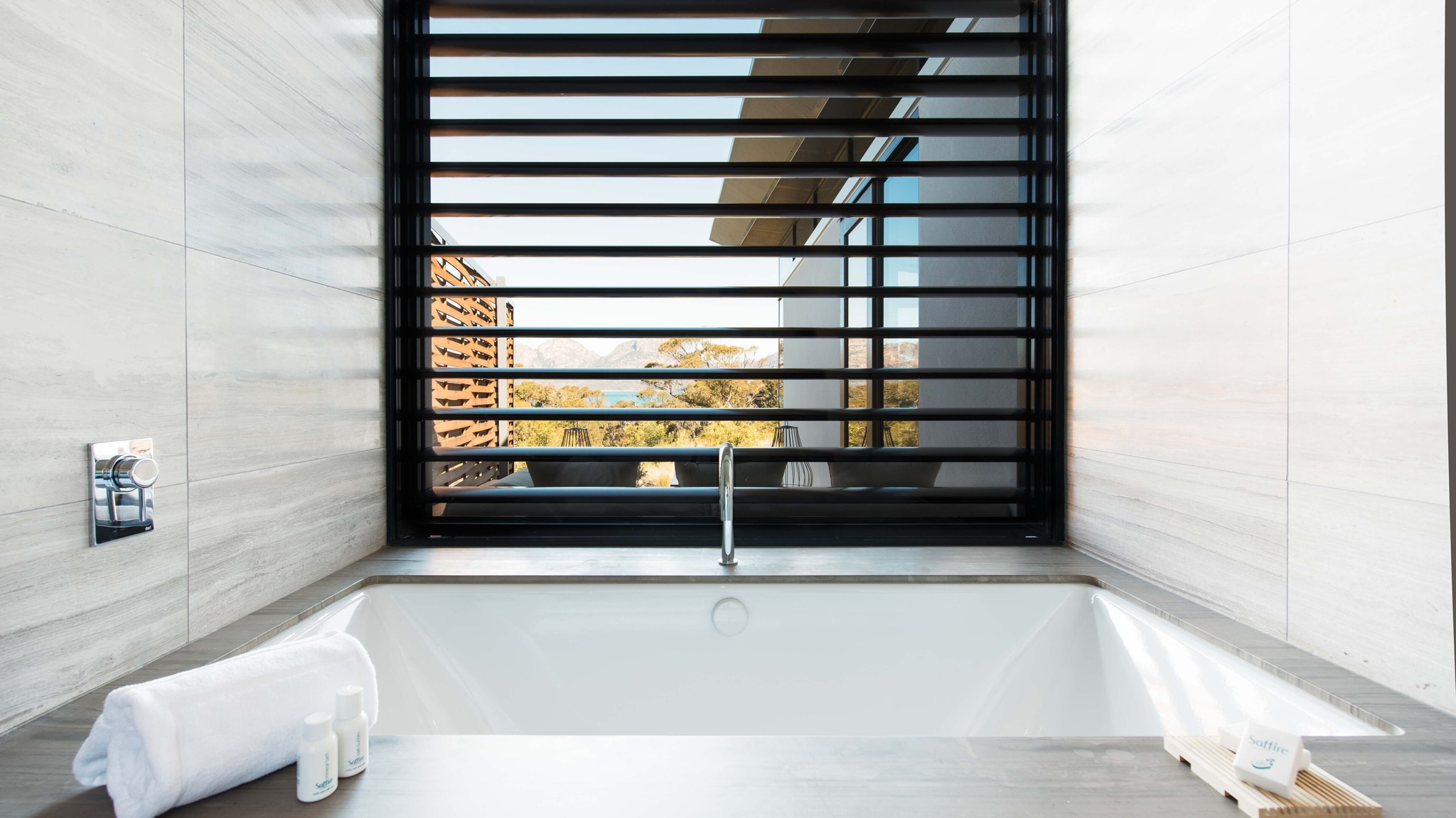 Signature Suite 46